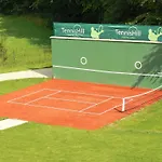 Tennishill